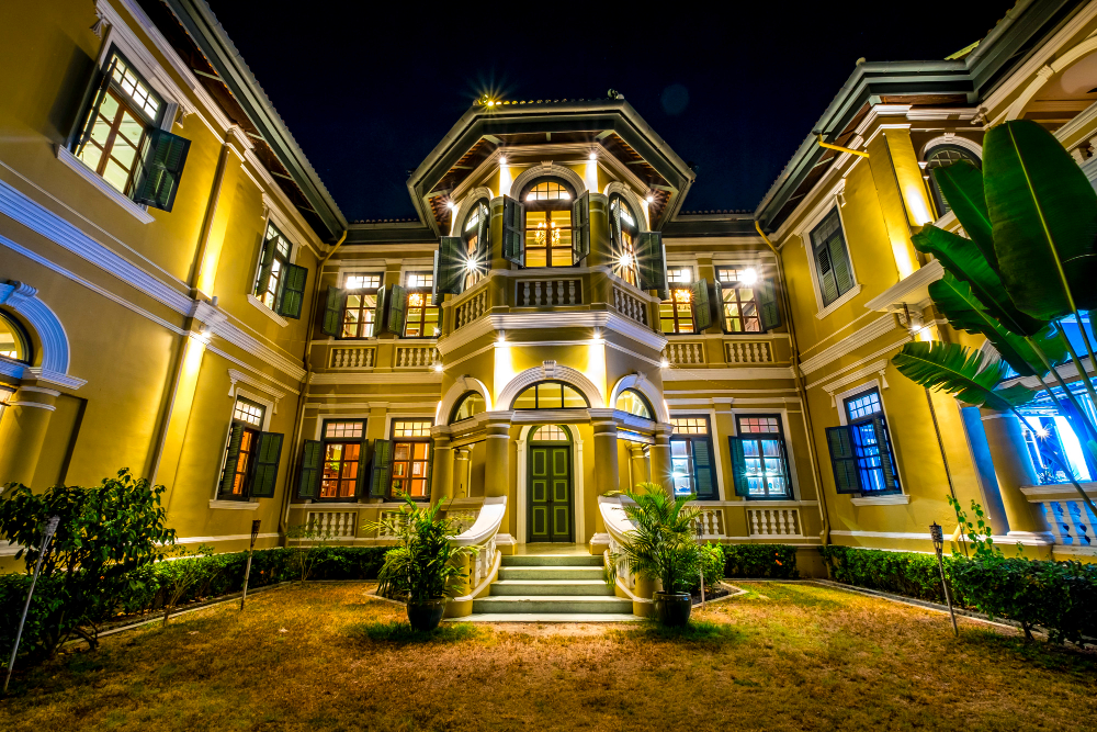 Luxury Stay